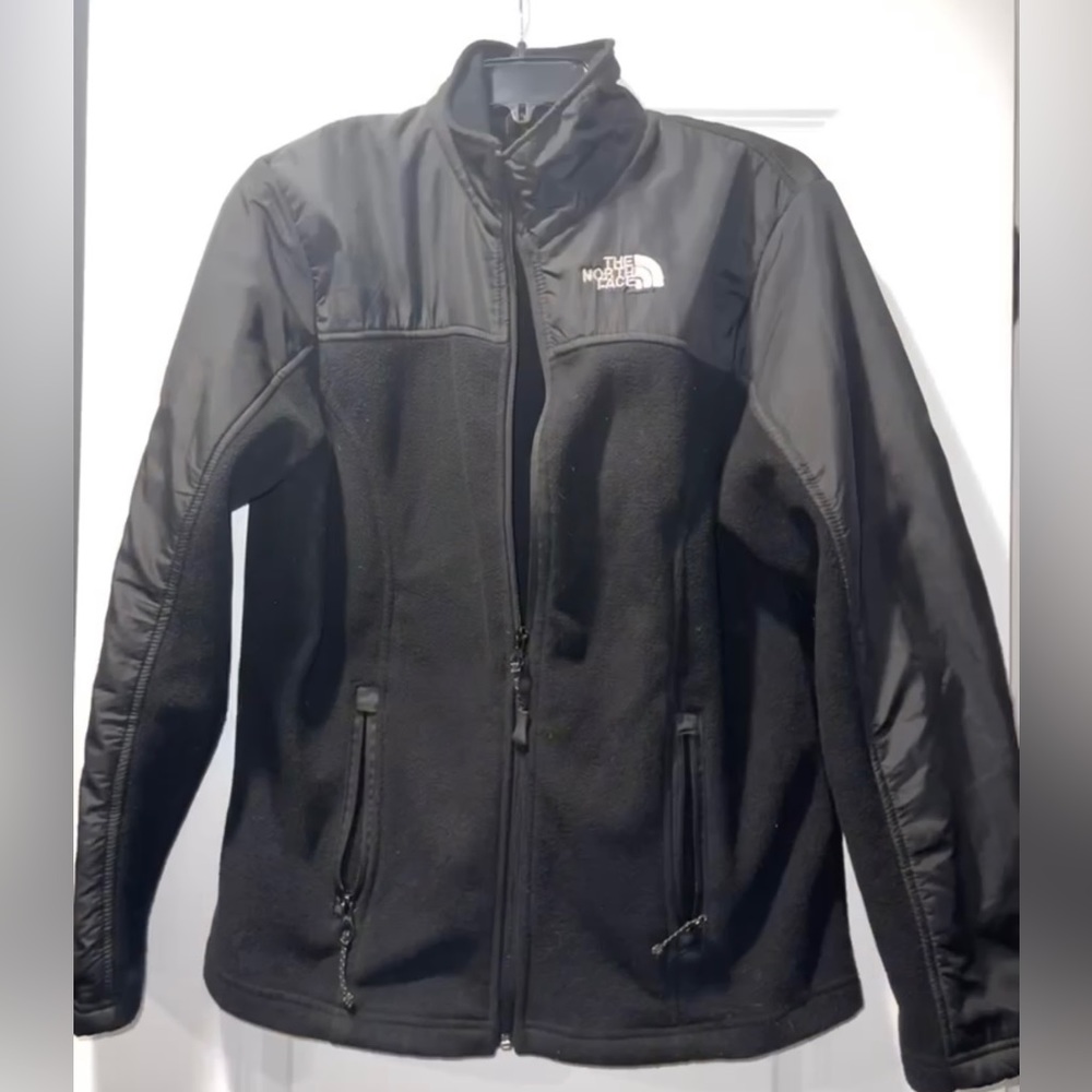 Woman’s north face - Picture 2 of 2